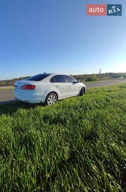 Седан Volkswagen Jetta 2014 в 