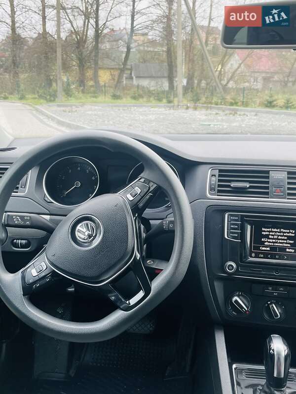 Седан Volkswagen Jetta 2017 в Львові