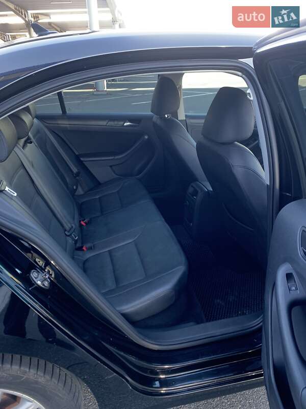Седан Volkswagen Jetta 2011 в Киеве