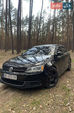 Седан Volkswagen Jetta 2014 в 