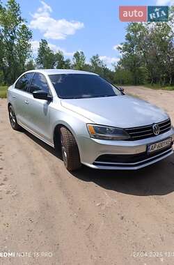Седан Volkswagen Jetta 2015 в 