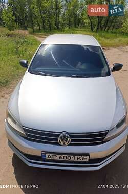 Седан Volkswagen Jetta 2015 в 