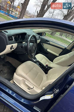 Седан Volkswagen Jetta 2012 в Кам'янському