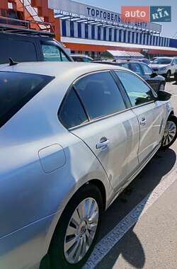 Седан Volkswagen Jetta 2011 в 