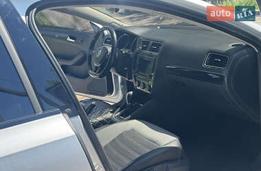 Седан Volkswagen Jetta 2016 в 