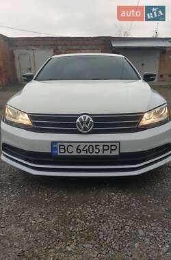 Седан Volkswagen Jetta 2015 в 