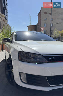 Седан Volkswagen Jetta 2014 в 
