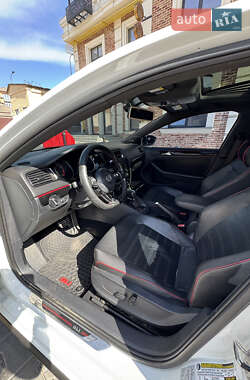 Седан Volkswagen Jetta 2014 в 
