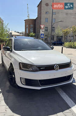 Седан Volkswagen Jetta 2014 в 