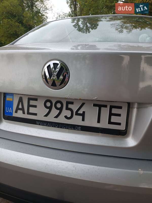 Седан Volkswagen Jetta 2005 в Верхньодніпровську