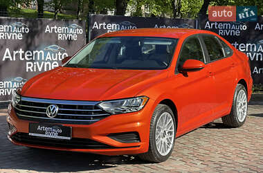 Седан Volkswagen Jetta 2019 в 
