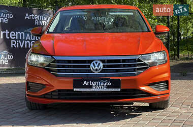 Седан Volkswagen Jetta 2019 в 