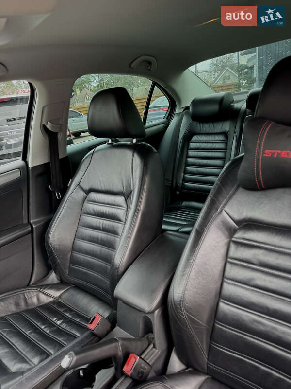 Седан Volkswagen Jetta 2011 в Ирпене