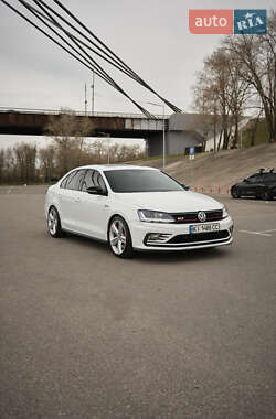 Седан Volkswagen Jetta 2017 в 