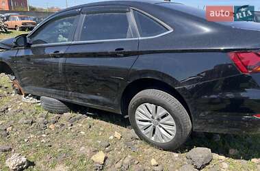 Седан Volkswagen Jetta 2018 в 