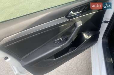 Седан Volkswagen Jetta 2020 в 
