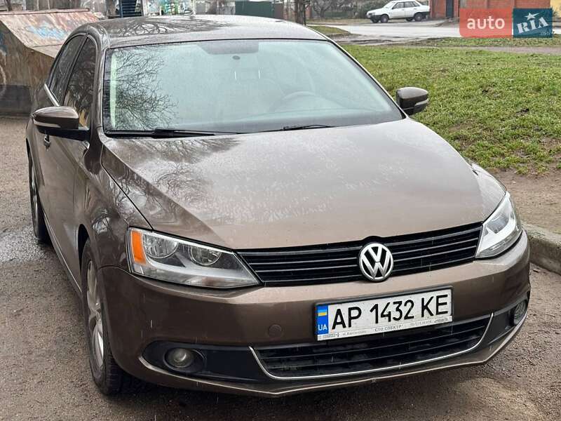 Седан Volkswagen Jetta 2013 в 