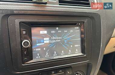 Седан Volkswagen Jetta 2013 в 