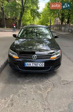 Седан Volkswagen Jetta 2014 в Києві