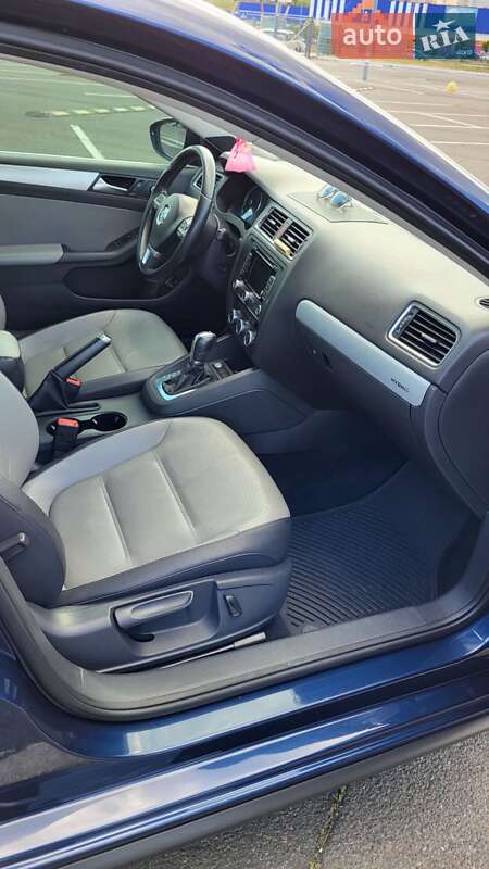 Седан Volkswagen Jetta 2013 в Киеве