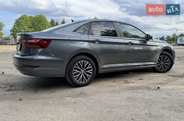 Седан Volkswagen Jetta 2019 в 