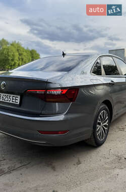 Седан Volkswagen Jetta 2019 в 