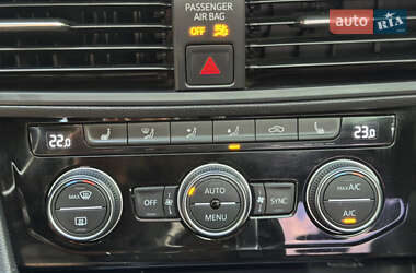 Седан Volkswagen Jetta 2019 в 