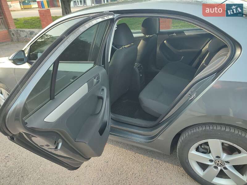 Седан Volkswagen Jetta 2012 в Знам'янці