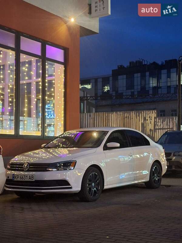 Седан Volkswagen Jetta 2017 в 