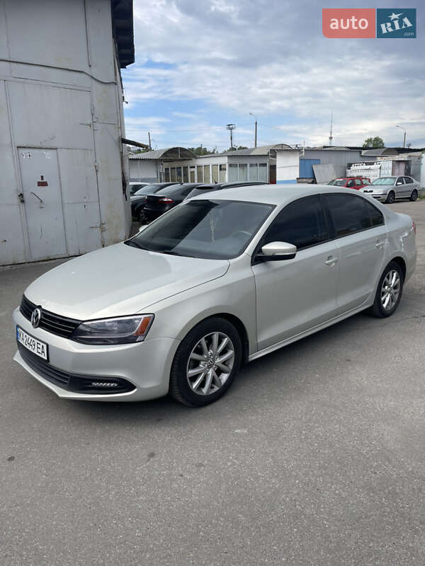 Седан Volkswagen Jetta 2011 в 