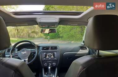 Седан Volkswagen Jetta 2012 в 