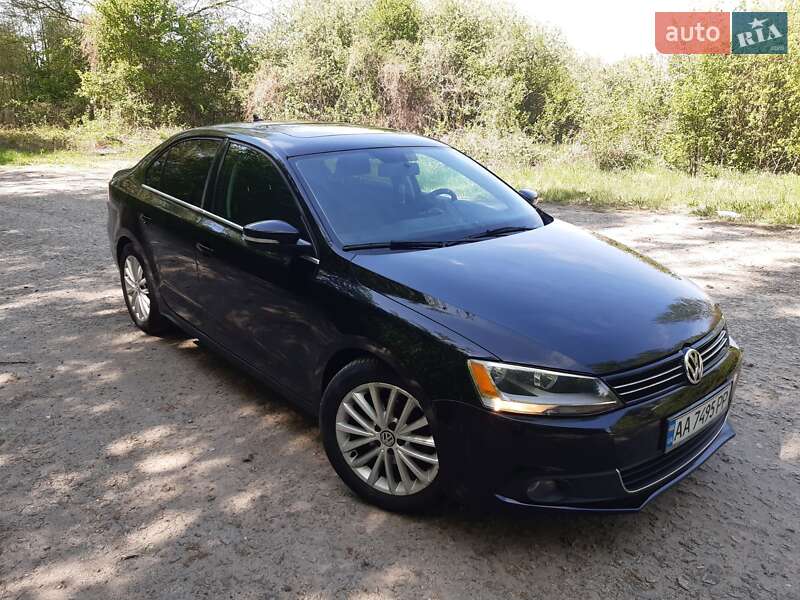Седан Volkswagen Jetta 2012 в 