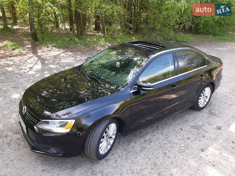 Седан Volkswagen Jetta 2012 в 