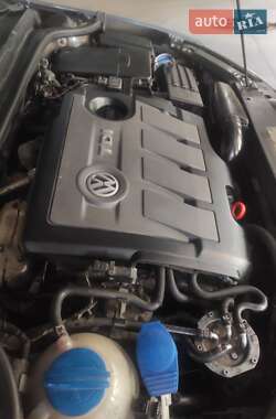 Седан Volkswagen Jetta 2012 в 