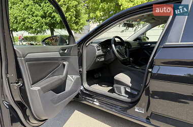 Седан Volkswagen Jetta 2018 в 