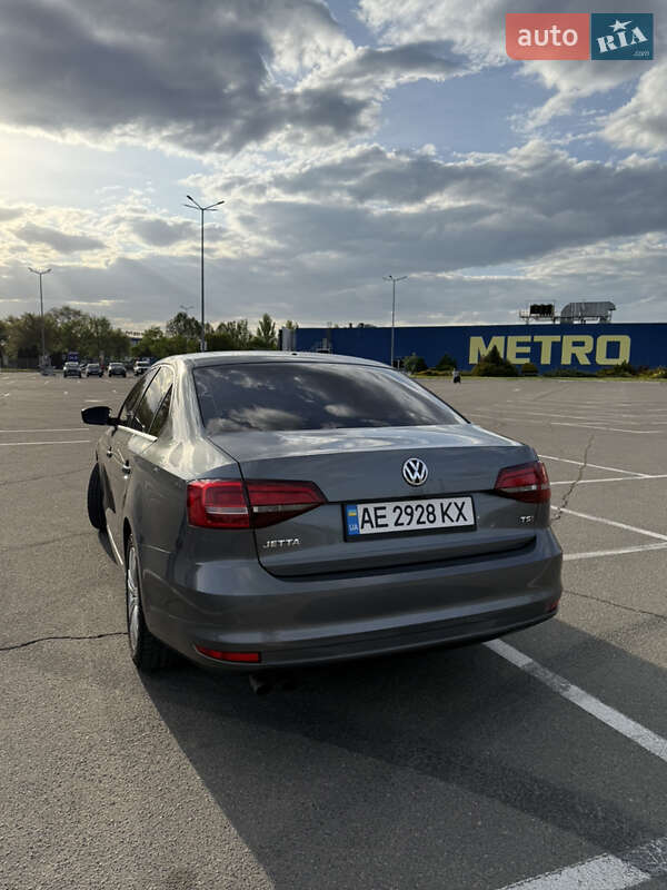 Седан Volkswagen Jetta 2017 в Днепре