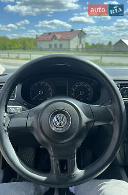 Седан Volkswagen Jetta 2013 в 