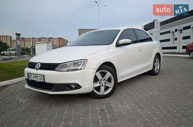 Седан Volkswagen Jetta 2011 в Львове