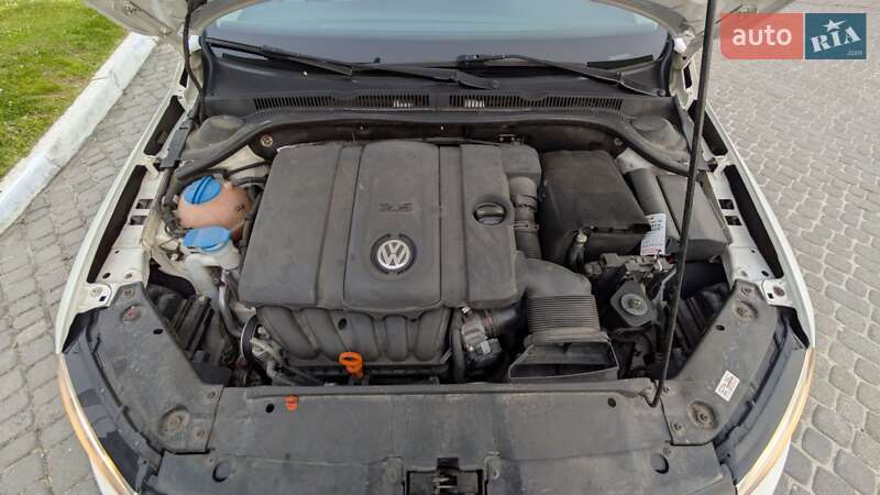Седан Volkswagen Jetta 2011 в Львове
