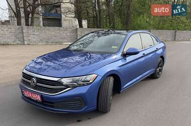 Седан Volkswagen Jetta 2023 в 