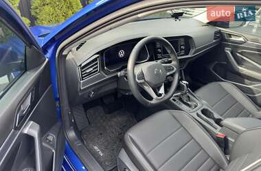 Седан Volkswagen Jetta 2023 в 