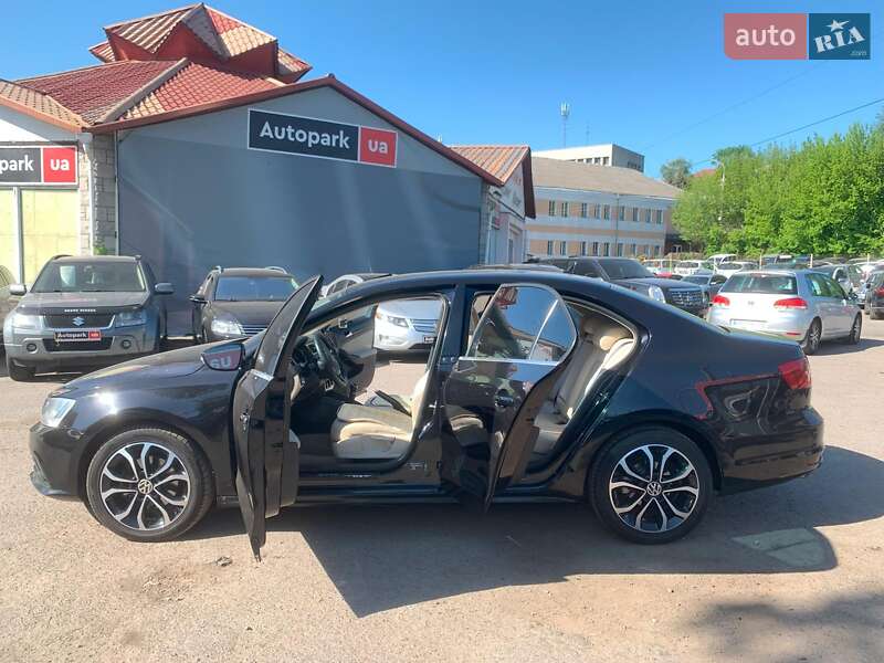 Седан Volkswagen Jetta 2016 в Вінниці