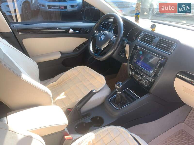 Седан Volkswagen Jetta 2016 в Вінниці