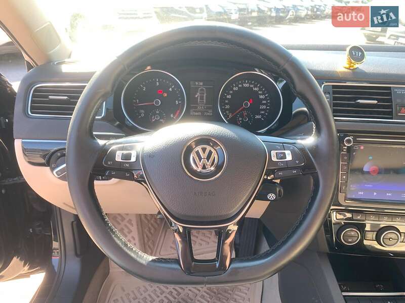 Седан Volkswagen Jetta 2016 в Вінниці
