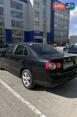 Седан Volkswagen Jetta 2010 в 