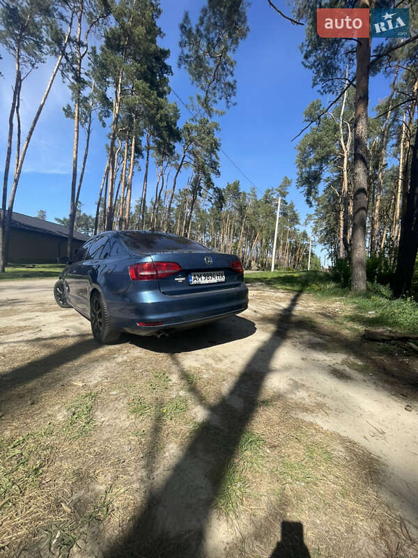 Седан Volkswagen Jetta 2014 в Житомирі