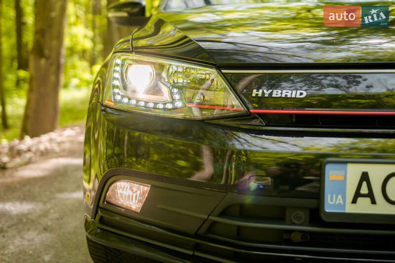 Седан Volkswagen Jetta 2015 в Луцке