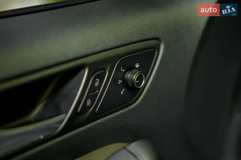 Седан Volkswagen Jetta 2015 в Луцке