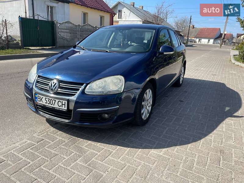 Седан Volkswagen Jetta 2008 в 