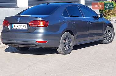 Седан Volkswagen Jetta 2012 в 